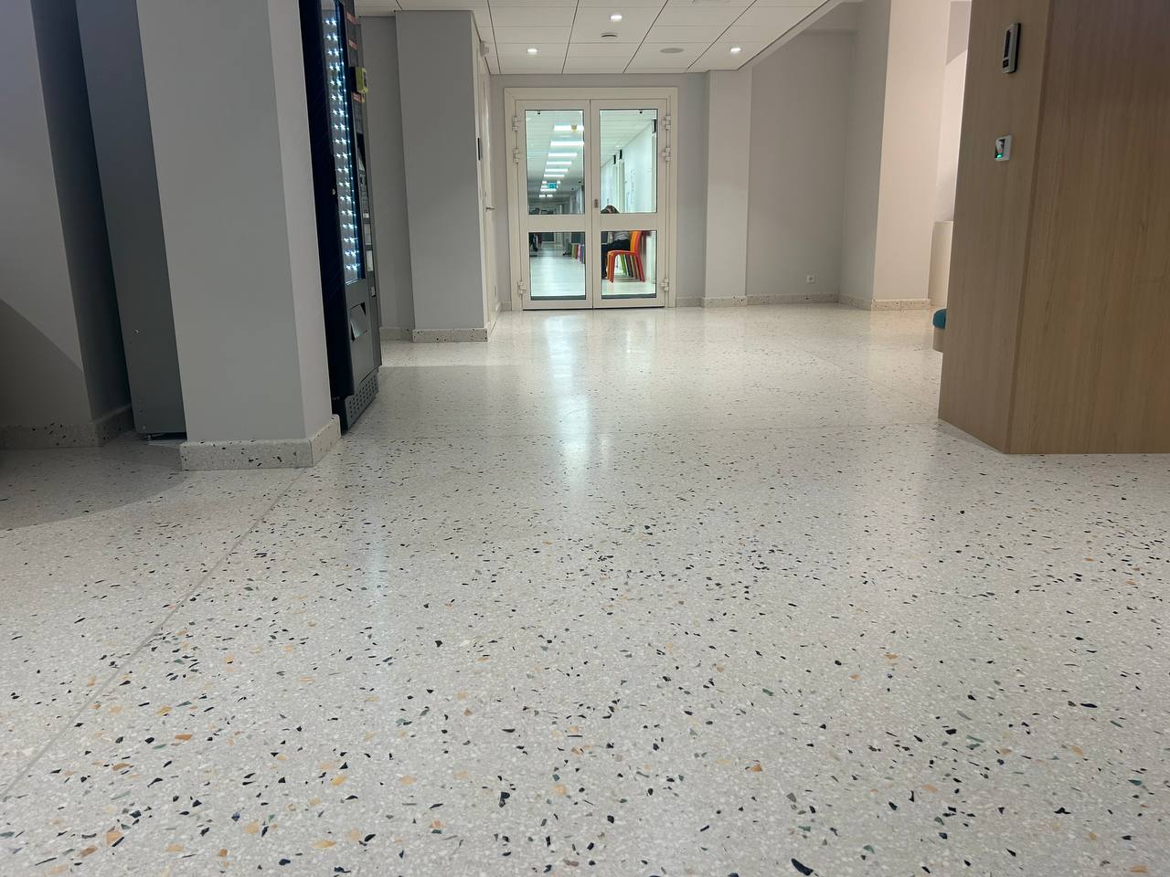 Floor waxing at a children’s hospital in Tallinn