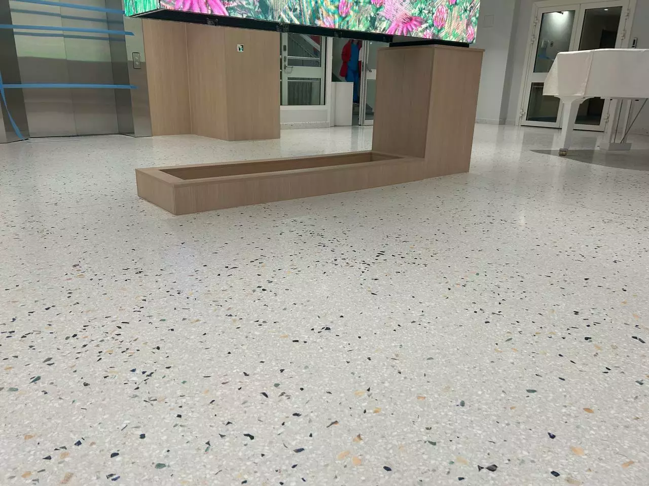 Вощение полов в детской больнице Таллинна